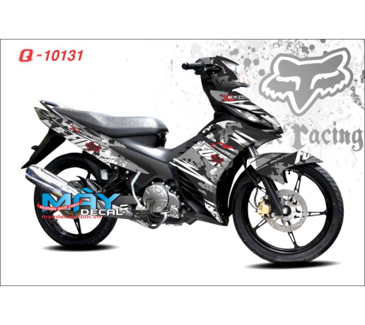 Q 10131 exciterFOX trang den black white cao logo vet son xam gray