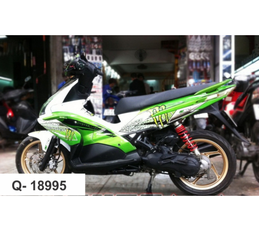 Q- 18995 AB 2009 2 DEN MONSTER TRANG XANH
